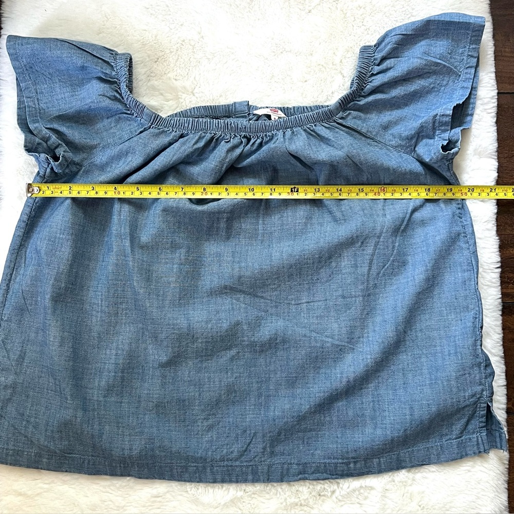 Levi's Off The Shoulder Top Chambray Size Medium - Picture 14 of 14